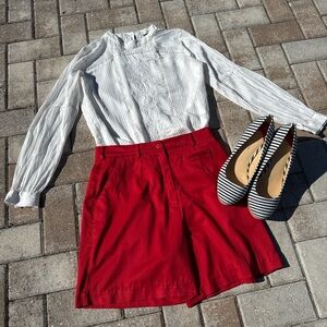 ❤️ Vintage Red High-Waisted Shorts — Tail — Size 10 ✨